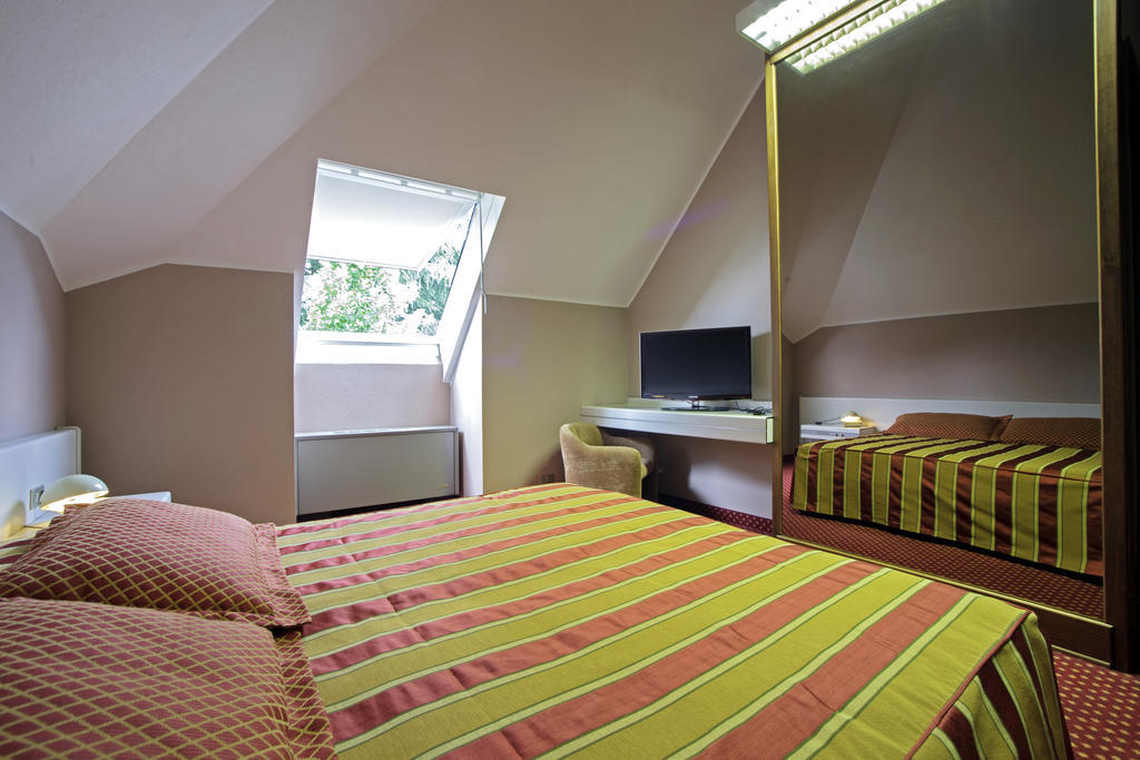 Hotel I Diamanti Garlasco Habitación foto
