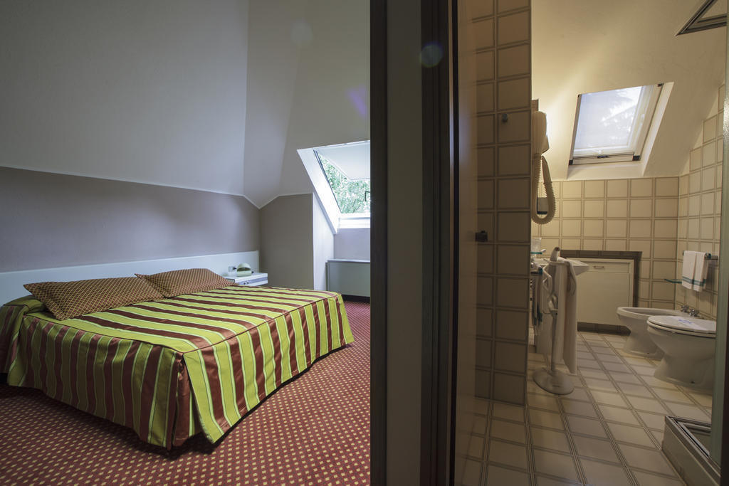 Hotel I Diamanti Garlasco Habitación foto